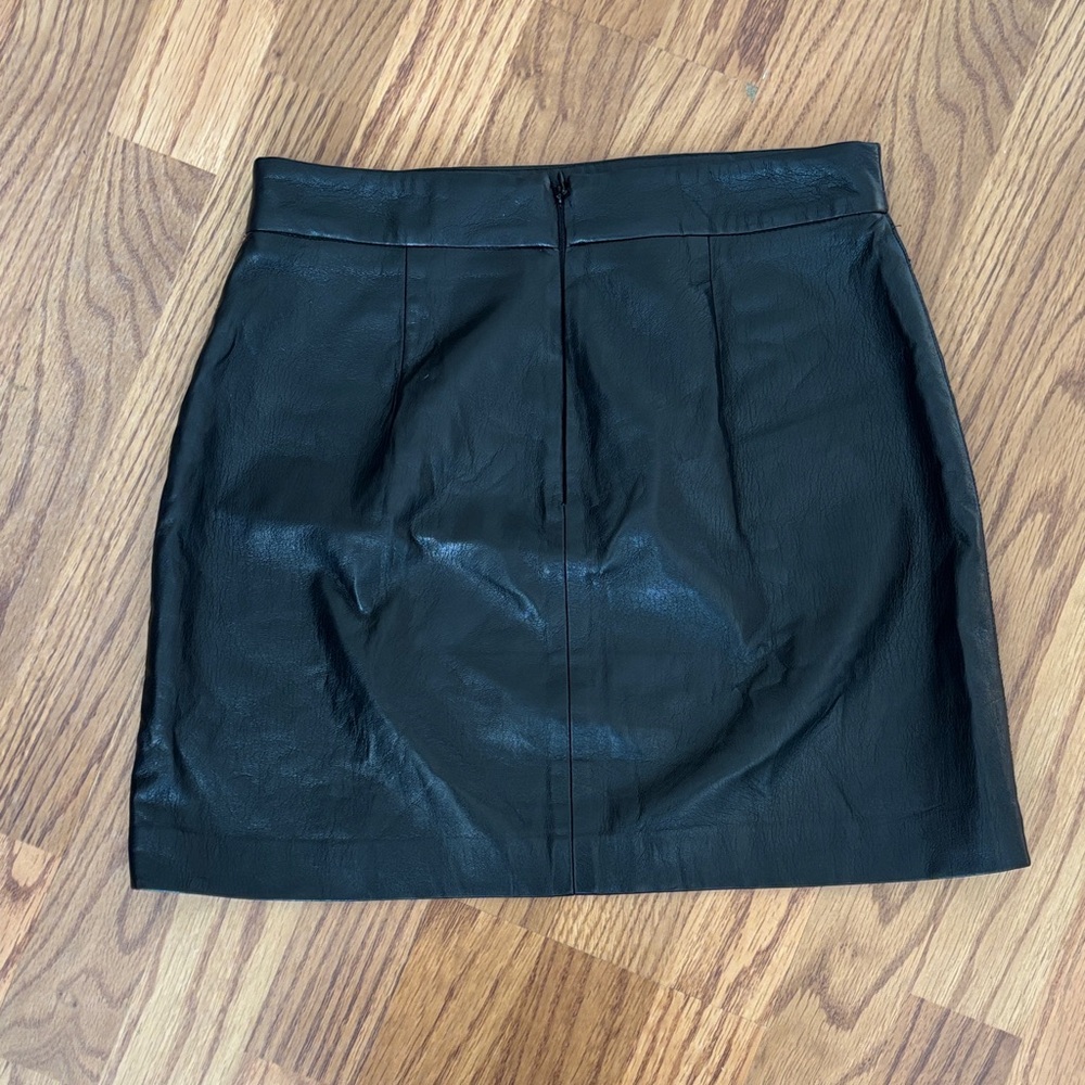 Aritzia black leather skirt - Picture 2 of 3